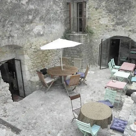 Le Prieure D'Orniols