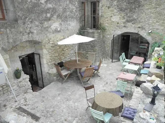 Le Prieure D'orniols